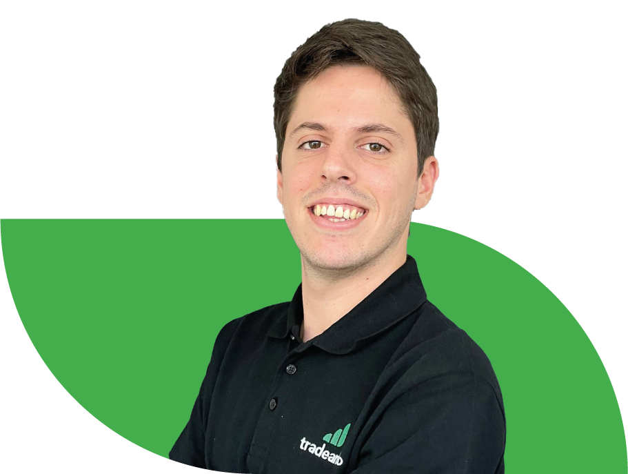 Day-trader profesional con 9 años de experiencia. Mentoriza cada día a nuestros alumnos en directo. Tradeando.net